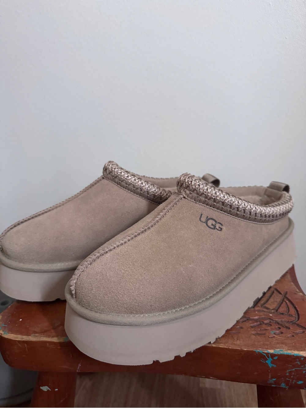UGG Women's Tazz Slipper in Chestnut